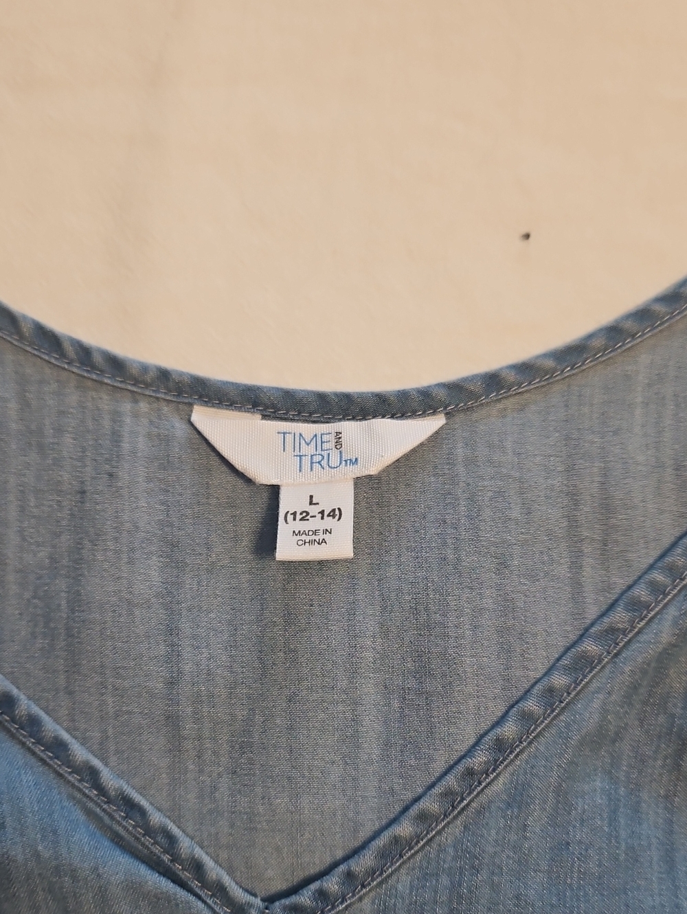 Time and Tru Light Blue V-Neck Sleeveless Tank - Picture 3 of 3